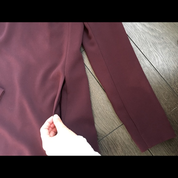 Aritzia Long sleeve crepe mini - Picture 3 of 4